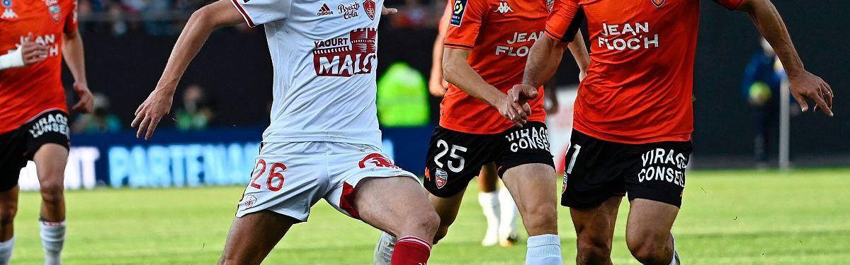 布雷斯特稳居中游无欲无求，朗斯奋力追逐法甲冠军宝座！