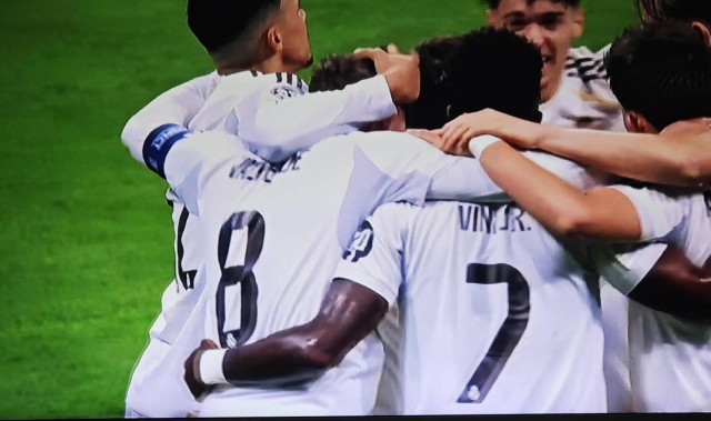 欧冠神剧本：7主力缺阵皇马半场3球虐曼城，巴尔韦德封神之战