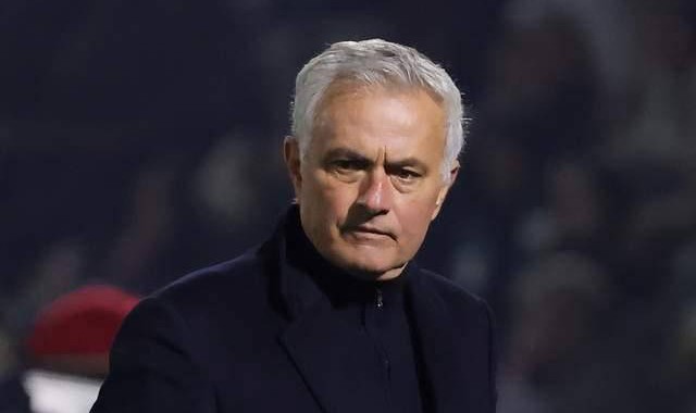 欧冠末轮生死战：63岁穆里尼奥点球失手，本菲卡主场迎皇马成绝境挑战